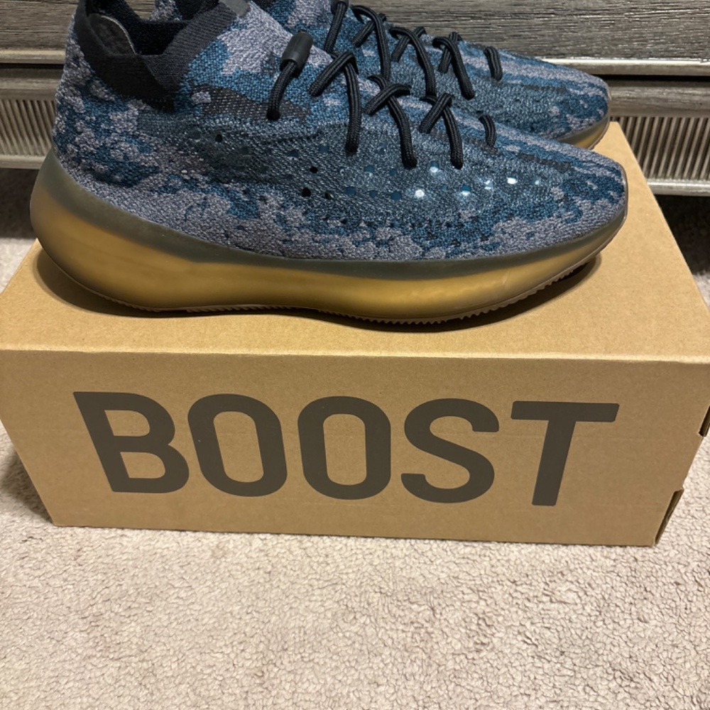 Yeezy Boost 380 - Picture 2 of 3